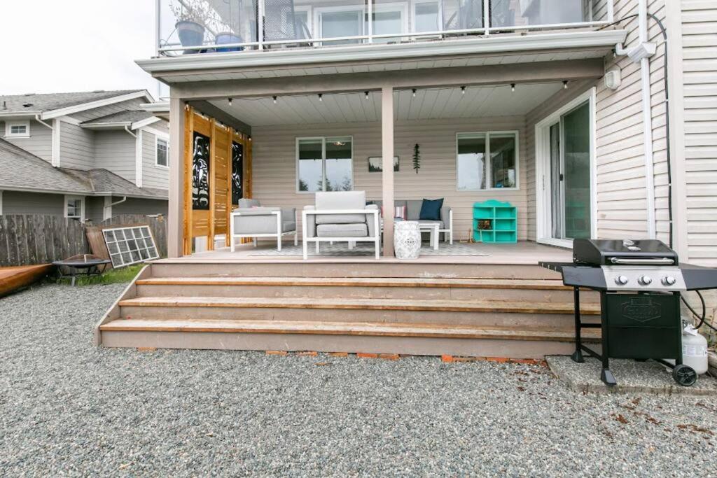 Lovely 2 Bedroom Suite Steps From The Beach Victoria Exterior foto